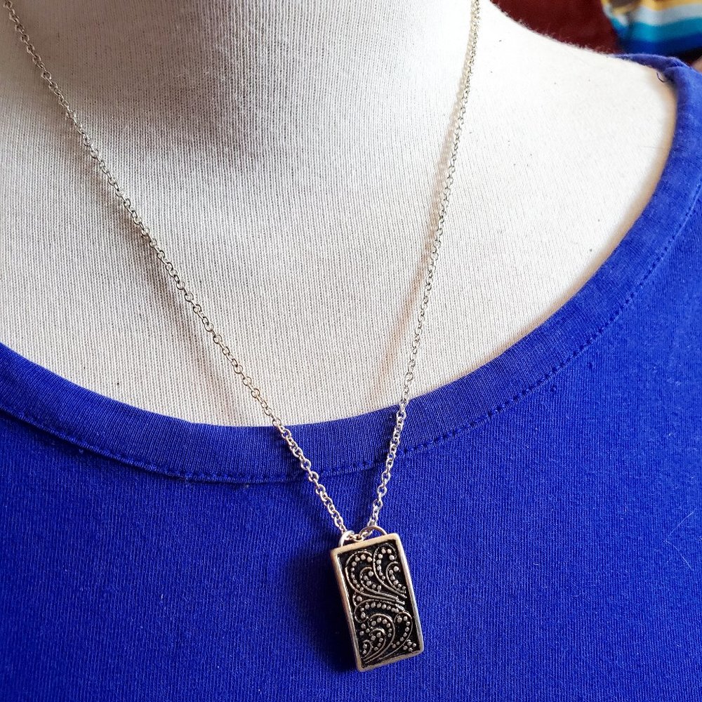 16" Silver Tone Paisley Rectangle Pendant Necklace